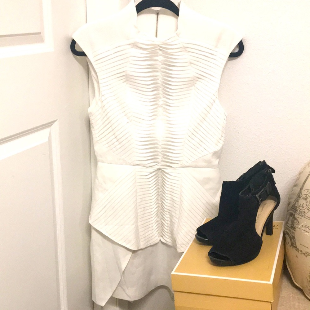 ✨ Moving sale 🚗- Cameo the Label White Slow Motion Mini Dress, Size M - Picture 4 of 12